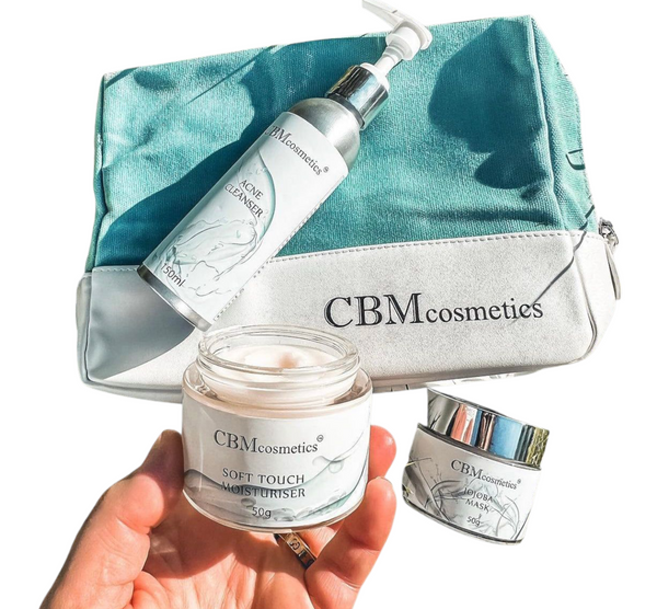 Essential Wash Bag - Vlue £40